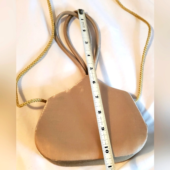 SASHA NEW YORK Handbags - SASHA NEW YORK, Teardrop purse,  Beige, Satin Evening bag. VINTAGE.